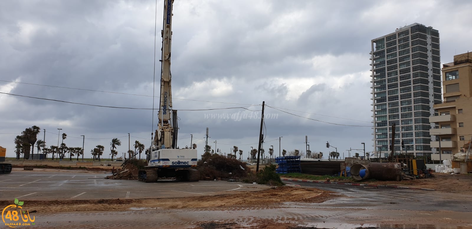 فيديو: البدء بتنفيذ مشروع البنايات الشاهقة وتضييق الخناق على مسجد حسن بك 